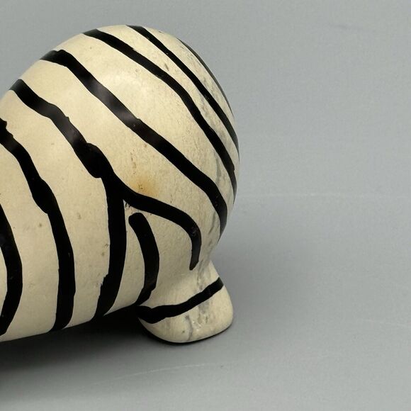 Vintage Hand Carved Soap Stone Zebra Figurine Hand Painted Wildlife Paperweight - Picture 3 of 10